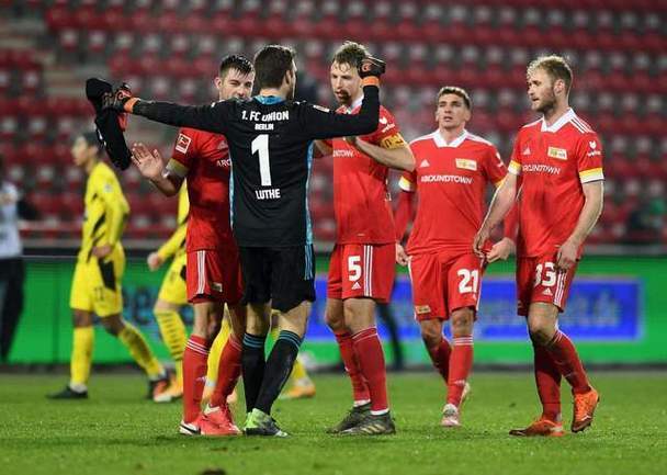 集结日德甲焦点战；俄克拉荷马雷霆主帅复盘；管理层满意；数据趋势出现新变化的简单介绍